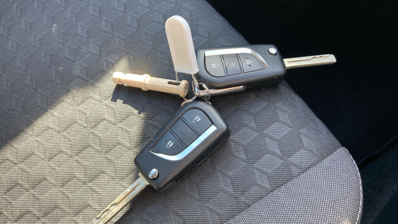 Toyota Yaris 1.5 Hybrid Icon 5dr CVT Hybrid Hatchback